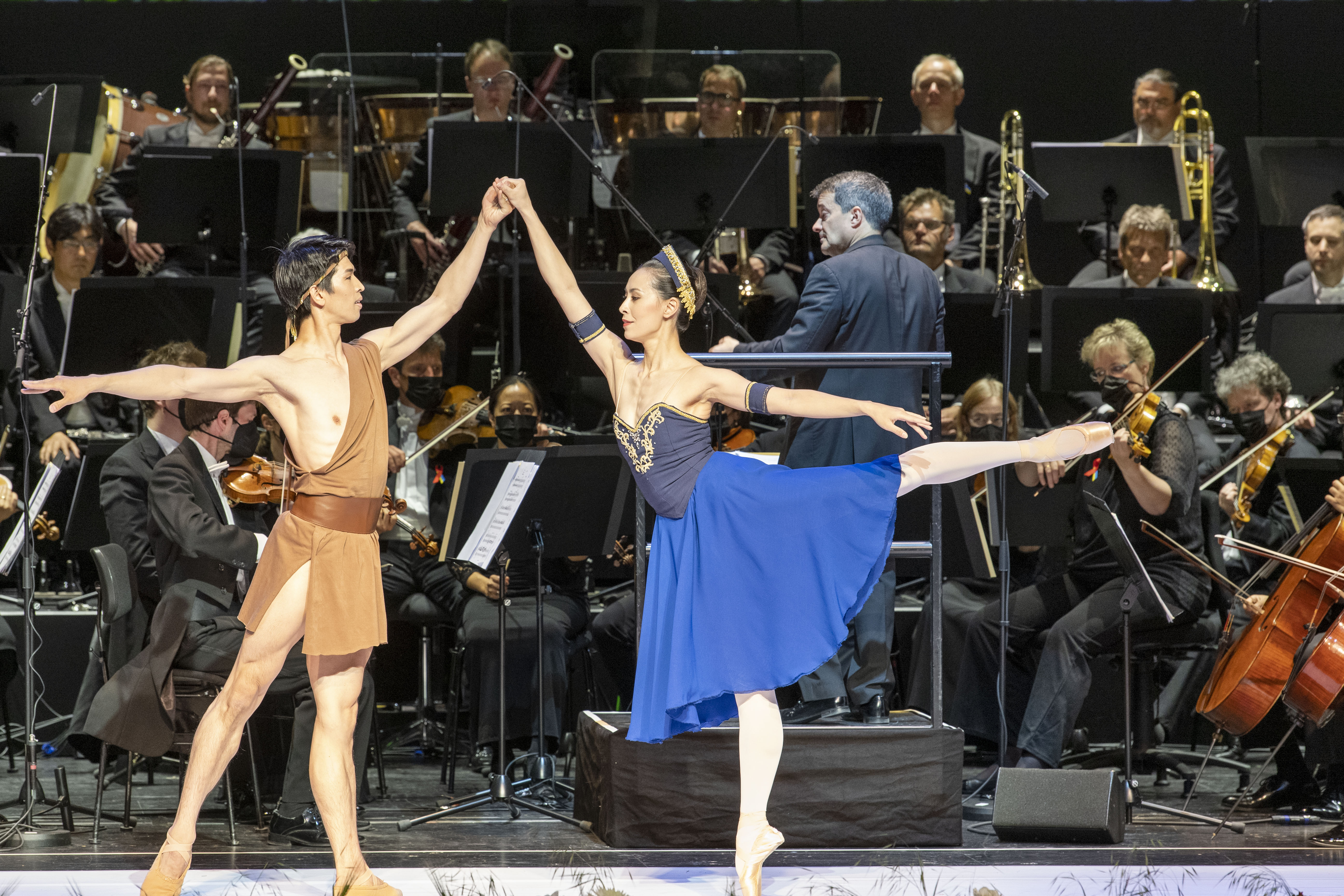 Kiyoka Hashimoto und Masayu Kimono vom Wiener Staatsballett traten bei der 10. Operngala Bonn auf
